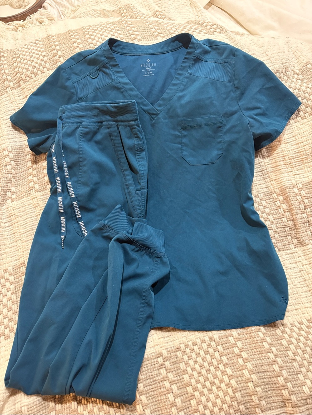 Med Couture Women's Teal V-Neck Scrub Top and Joggers Set